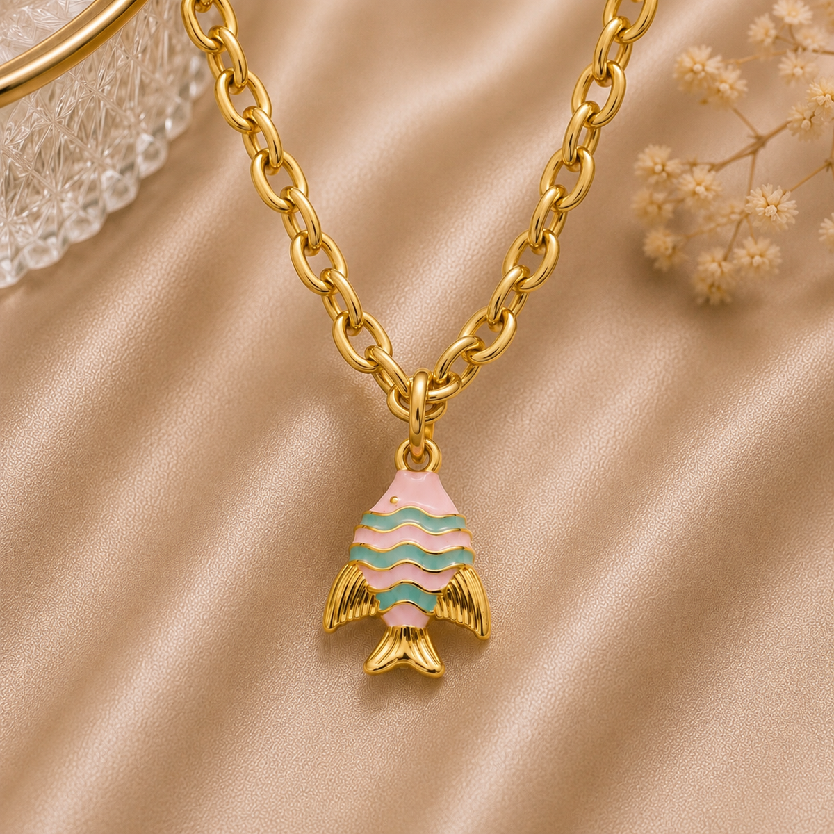 C-058 charm Poisson coloré