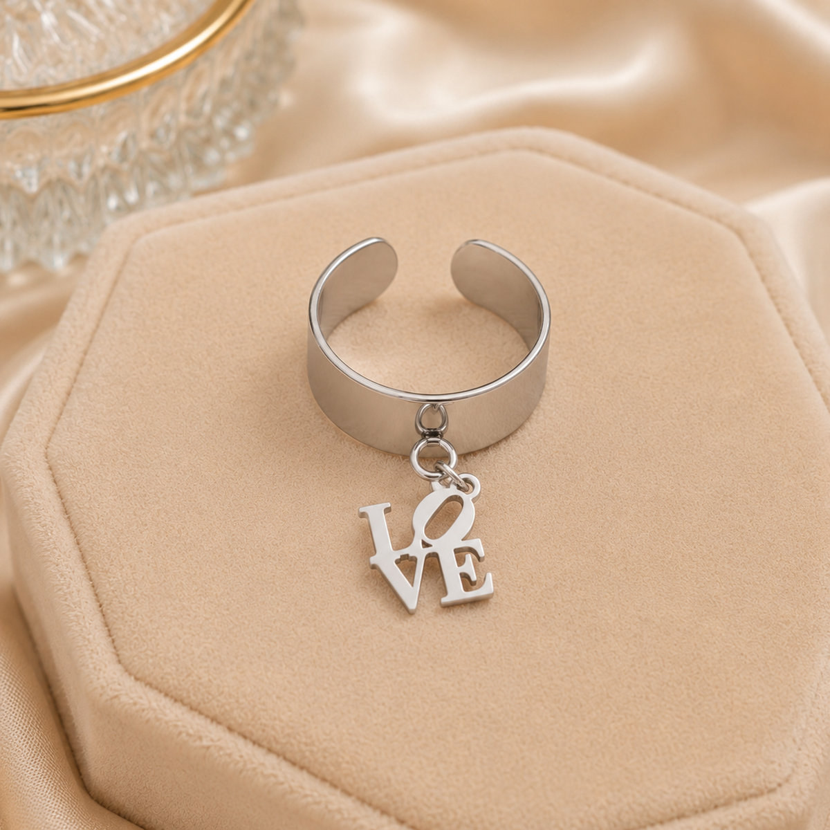 C-055 charm LOVE argenté
