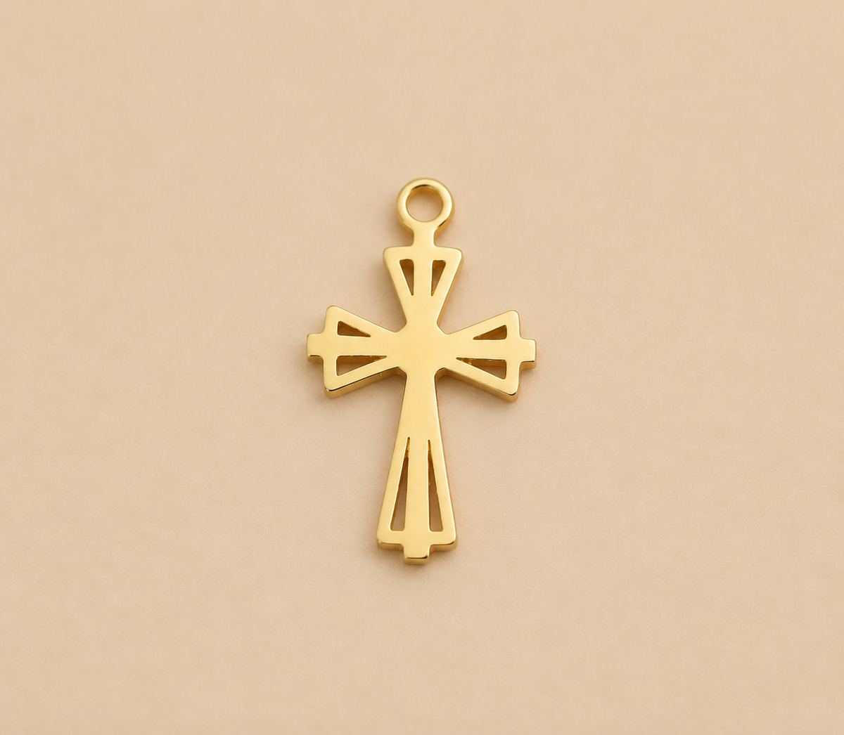 C-043 charm Croix ajourée